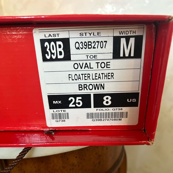 New in box! Women’s all leather cowboy / rodeo boots! New, Never worn. - Picture 5 of 7